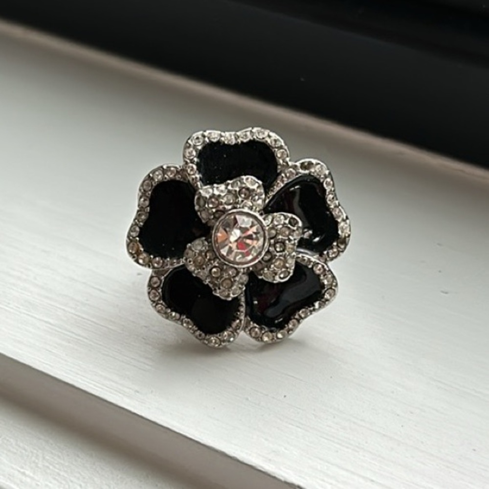 Lia Sophia black flower ring